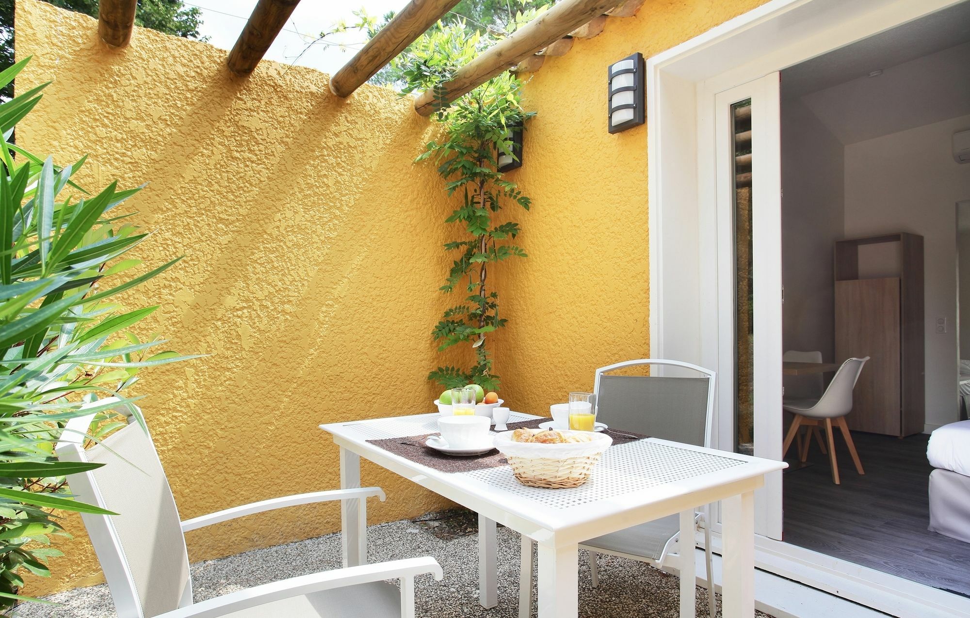 Residence Odalys Le Village Camarguais Les Gardians Arles Exterior photo