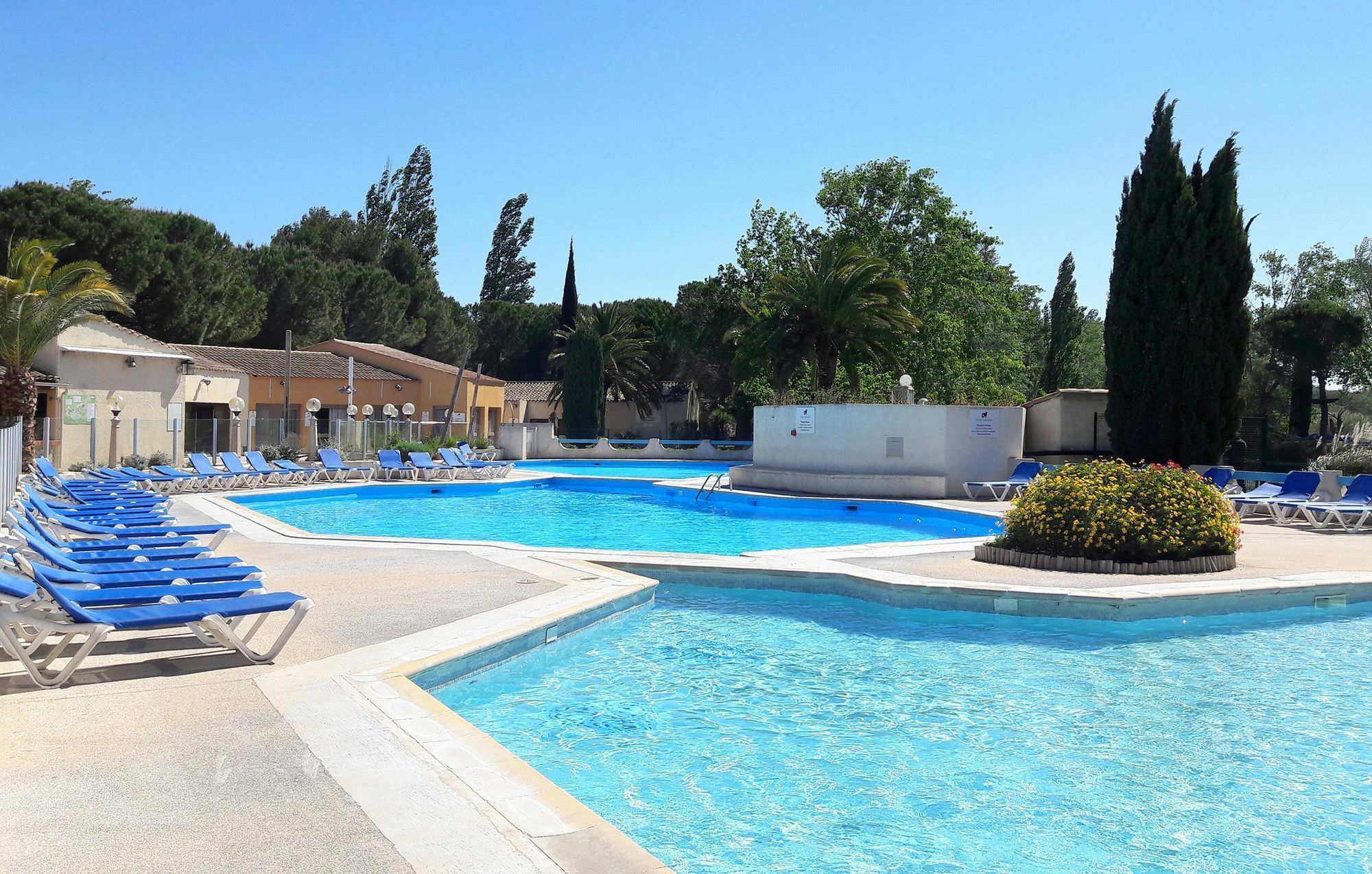 Residence Odalys Le Village Camarguais Les Gardians Arles Exterior photo